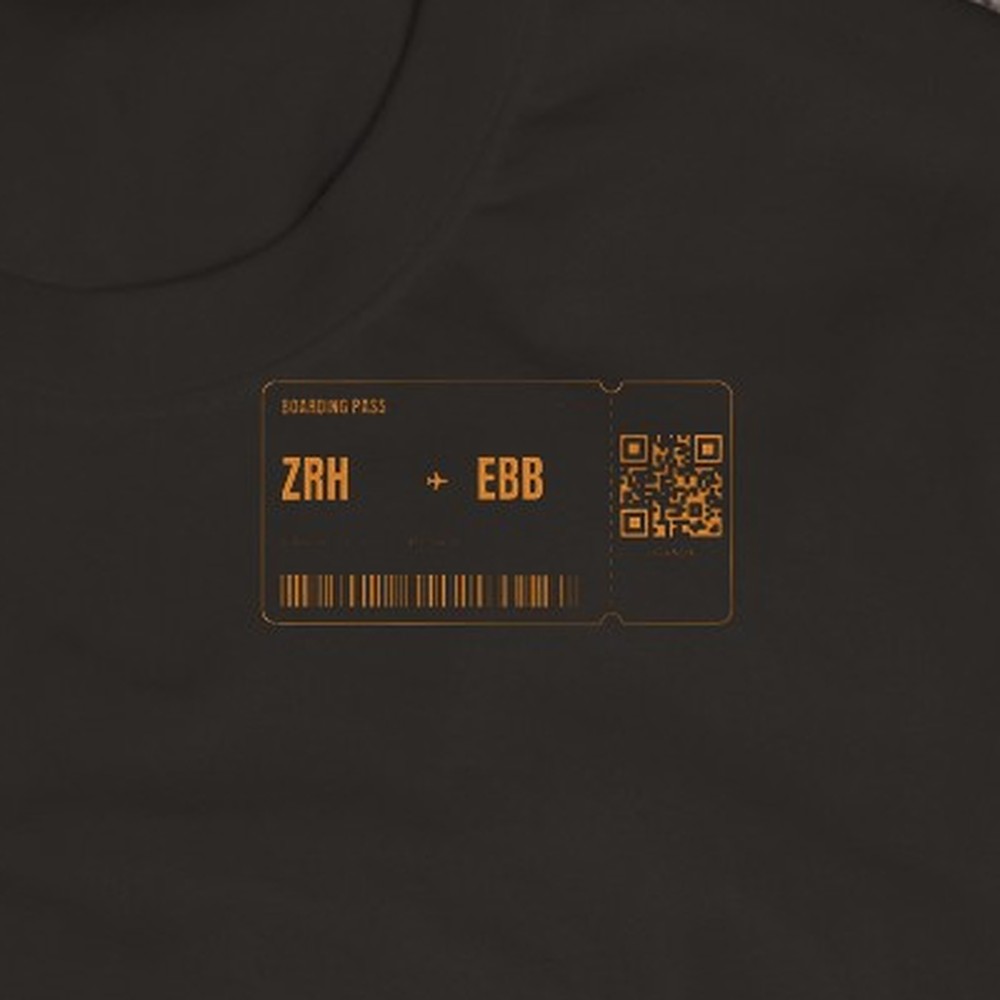 T-Shirt «Uganda – The Pearl of Africa» · Bordkarten-Edition – Bordkarte auf der Brust im Detail