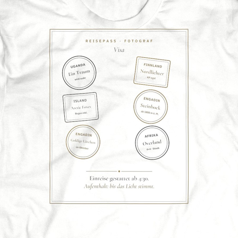 Druck-Nahaufnahme: Fotografen-T-Shirt «Reisepass Visa» von hemmi.photo – Brustdruck