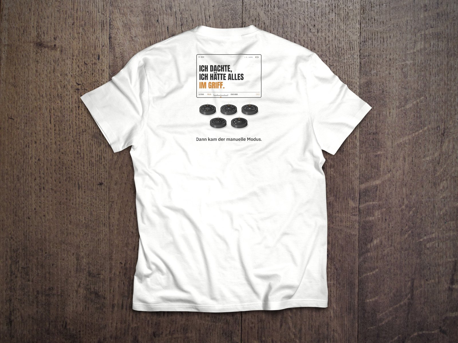 Fotografen-T-Shirt «Im Griff» von hemmi.photo – Rückendruck auf White