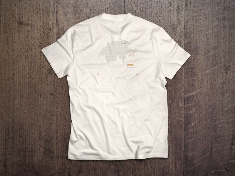T-Shirt «Engadin – Die Perle der Alpen» – Rückendruck auf Off White