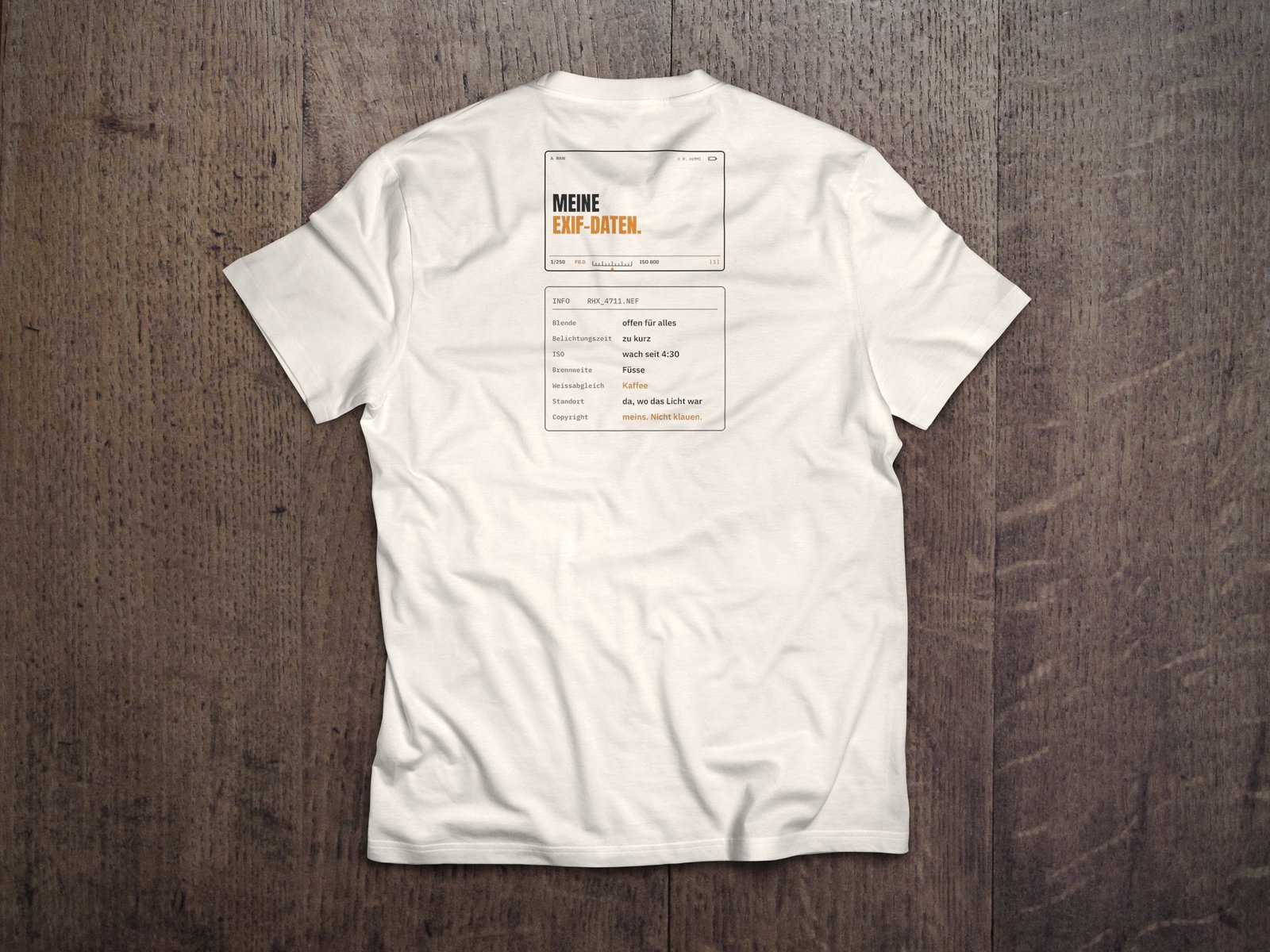 Fotografen-T-Shirt «Meine EXIF-Daten» von hemmi.photo – Rückendruck auf Off White